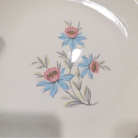 Steubenville Fairlane Oval Dinner Plate Pink Blue Floral Design Vintage Pottery - Picture 2 of 11